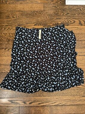 Madewell NWT size 6 Black Floral Ruffle Mini Skirt - Blue/White Floral